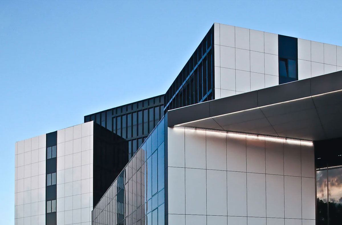 Kehrbaum Architekten / SGL Forum / T&I Center, Meitingen